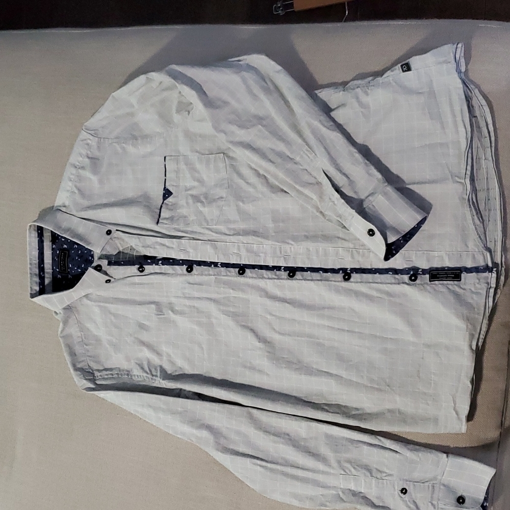Very nice Dress Shirt, Button Up